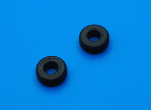 136-93 Rubber Grommets - Pack of 2